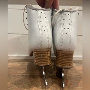 Youth Jackson Ice Skates, size 3.5, used condition